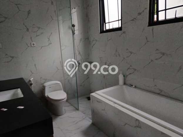 Hunian Elit LB 200m2 Siap Pakai Desain Elegan di Cibubur, Bekasi Hunian Elit LB 200m2 Siap Pakai Desain Elegan di Cibubur, Bekasi