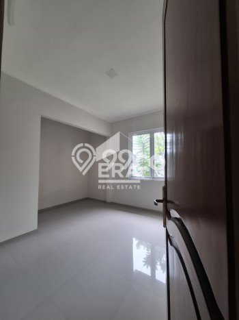 Ready to Use! Luxury House LT 199m2 Desain Modern di Cibubur Ready to Use! Luxury House LT 199m2 Desain Modern di Cibubur