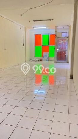 Disewakan Ruko Strategis di Kebayoran Baru, Luas 300m², Area Komersial Disewakan Ruko Strategis di Kebayoran Baru, Luas 300m², Area Komersial