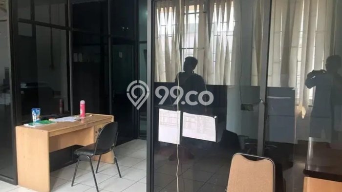 KAWASAN PREMIUM! Gudang di Daan Mogot, Luas 540m², Area Komersial KAWASAN PREMIUM! Gudang di Daan Mogot, Luas 540m², Area Komersial