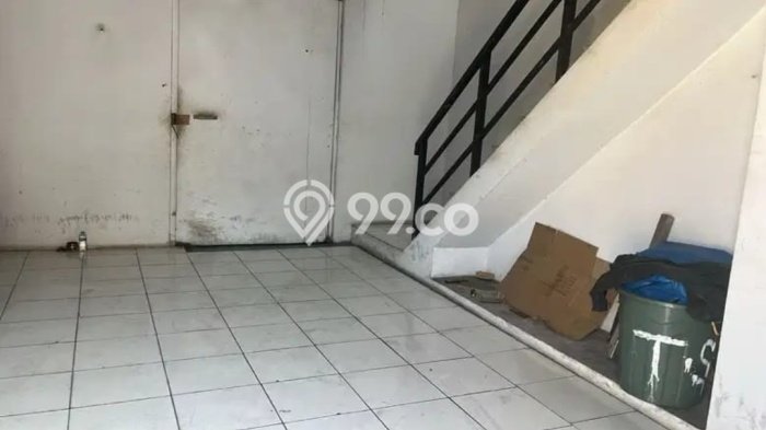 KAWASAN PREMIUM! Gudang di Daan Mogot, Luas 540m², Area Komersial KAWASAN PREMIUM! Gudang di Daan Mogot, Luas 540m², Area Komersial