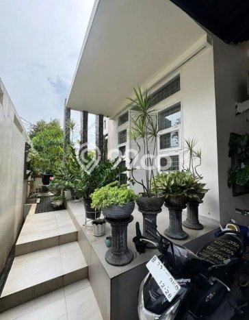 For Sale! Luxury House LT 281m2 Desain Elegan di Pulomas For Sale! Luxury House LT 281m2 Desain Elegan di Pulomas