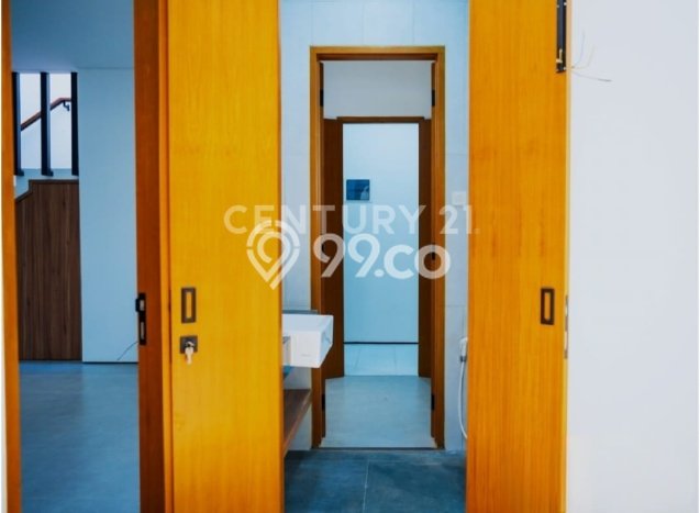 Rumah Mewah LB 184m2 Siap Pakai Desain Elegan di Pondok Bambu, Jakarta Timur Rumah Mewah LB 184m2 Siap Pakai Desain Elegan di Pondok Bambu, Jakarta Timur