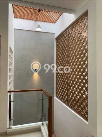 Rumah Luas Tanah 135m² di Rawamangun, Jakarta Timur - Akses Mudah Rumah Luas Tanah 135m² di Rawamangun, Jakarta Timur - Akses Mudah