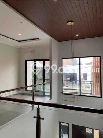 Rumah Luas Tanah 135m² di Rawamangun, Jakarta Timur - Akses Mudah Rumah Luas Tanah 135m² di Rawamangun, Jakarta Timur - Akses Mudah