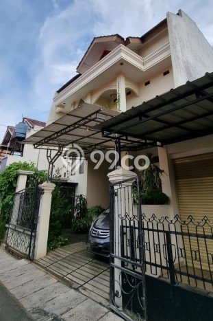 Rumah Elit LB 200m2 Siap Huni Desain Elegan di Rawamangun, Jakarta Timur Rumah Elit LB 200m2 Siap Huni Desain Elegan di Rawamangun, Jakarta Timur