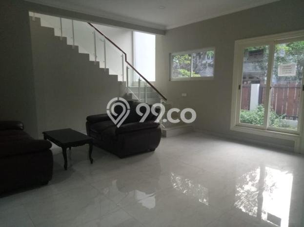 Rumah Luxury Modern Tanpa Renovasi di Taman Surya Jakarta Barat Rumah Luxury Modern Tanpa Renovasi di Taman Surya Jakarta Barat