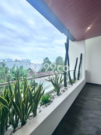 Ready to Use! Luxury House LT 144m2 Desain Elegan di Ampera Ready to Use! Luxury House LT 144m2 Desain Elegan di Ampera
