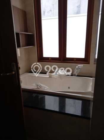 Dijual Rumah Luas Elegan Dengan View Eksklusif di Pondok Indah, Jakarta Selatan Dijual Rumah Luas Elegan Dengan View Eksklusif di Pondok Indah, Jakarta Selatan