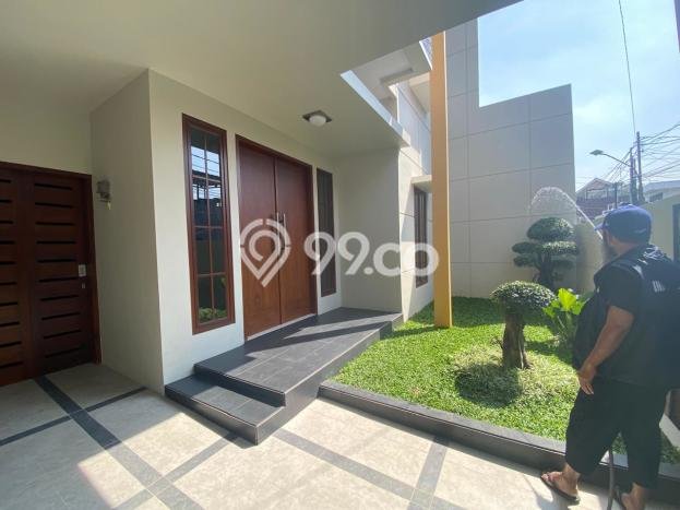 Rumah Elit Modern Siap Huni di Pulo Asem Jakarta Timur Rumah Elit Modern Siap Huni di Pulo Asem Jakarta Timur