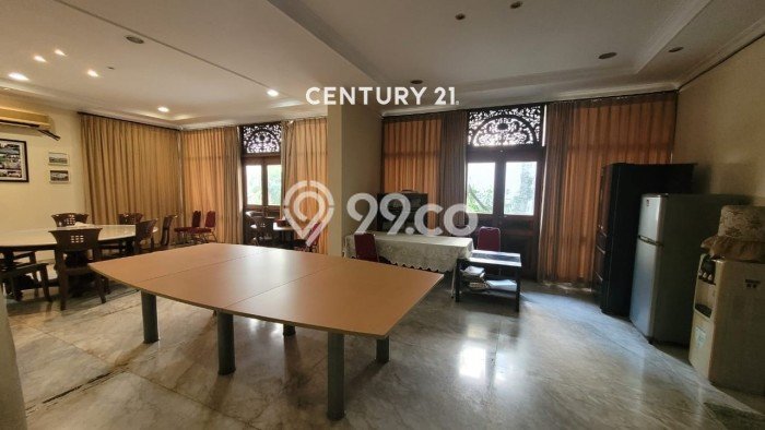 Rumah Mewah LB 648m2 Siap Pakai Desain Elegan di Kayu Putih, Jakarta Timur Rumah Mewah LB 648m2 Siap Pakai Desain Elegan di Kayu Putih, Jakarta Timur