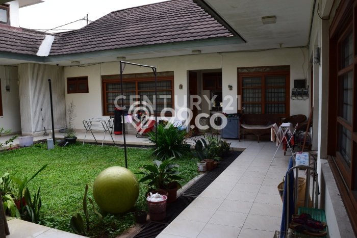 Rumah Eksklusif Dijual LT 702m2 di Kebayoran Baru, Jakarta Selatan Rumah Eksklusif Dijual LT 702m2 di Kebayoran Baru, Jakarta Selatan