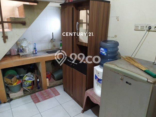 Rumah Elit Modern Tanpa Renovasi di Rawamangun Jakarta Timur Rumah Elit Modern Tanpa Renovasi di Rawamangun Jakarta Timur