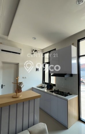For Sale Rumah 3 Kamar Lokasi Ideal Nyaman dan Strategis di Matraman For Sale Rumah 3 Kamar Lokasi Ideal Nyaman dan Strategis di Matraman