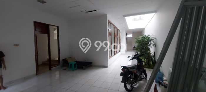 Ready to Use! Luxury House LT 719m2 Desain Elegan di Permata Hijau Ready to Use! Luxury House LT 719m2 Desain Elegan di Permata Hijau