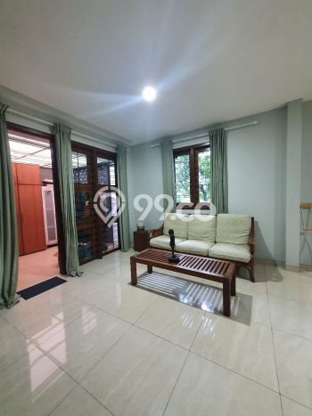 DIJUAL CEPAT! Rumah Modern di Pondok Indah, Jakarta Selatan, Luas 310m² Bangunan 350m² BISA KPR! DIJUAL CEPAT! Rumah Modern di Pondok Indah, Jakarta Selatan, Luas 310m² Bangunan 350m² BISA KPR!
