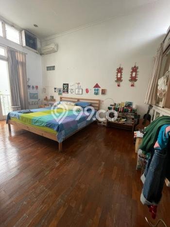 Hunian Idaman Keluarga 4 Kamar Lokasi Sejuk di Pondok Indah, Jakarta Selatan Hunian Idaman Keluarga 4 Kamar Lokasi Sejuk di Pondok Indah, Jakarta Selatan