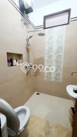 Dijual Cepat Rumah Favorit Siap Huni LB 180m2 di Ciracas, Jakarta Timur Dijual Cepat Rumah Favorit Siap Huni LB 180m2 di Ciracas, Jakarta Timur
