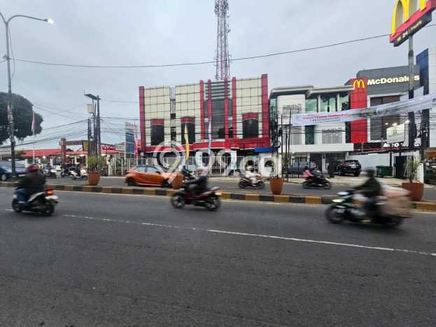 Ruko Komersial Dijual di Ciputat Tangerang Selatan LT 447m2 & LB 741m2 Ruko Komersial Dijual di Ciputat Tangerang Selatan LT 447m2 & LB 741m2