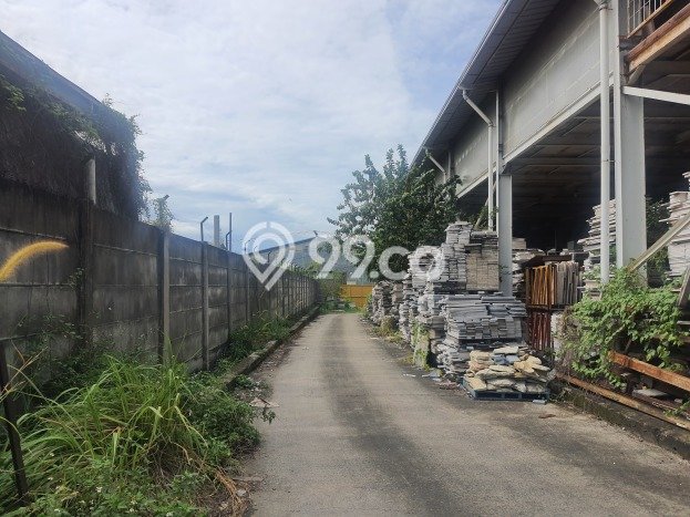 Lokasi Strategis! Dijual Gudang Bisnis di Sepatan, Tangerang Kondisi Baik Lokasi Strategis! Dijual Gudang Bisnis di Sepatan, Tangerang Kondisi Baik