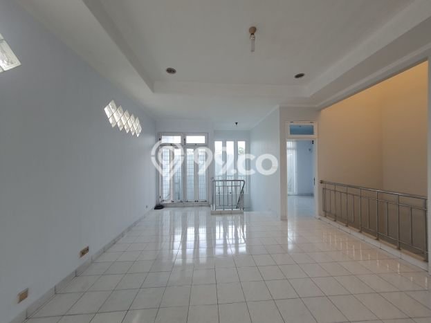 Rumah 3 KT 2 KM LT 126m², Luas Bangunan 200m² di Joglo, Jakarta Barat Rumah 3 KT 2 KM LT 126m², Luas Bangunan 200m² di Joglo, Jakarta Barat