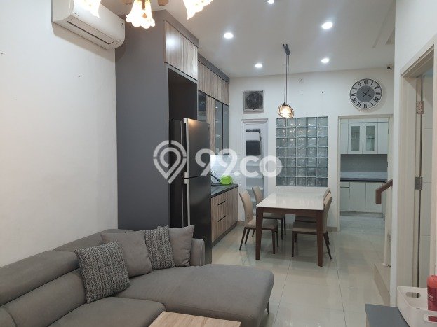 Rumah Elit Modern Tanpa Renovasi di Green Lake City Jakarta Barat Rumah Elit Modern Tanpa Renovasi di Green Lake City Jakarta Barat