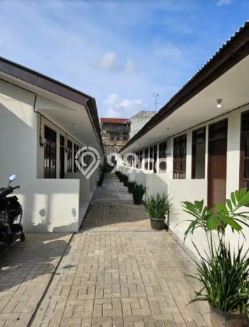 Komersial Bagus Dijual LB 400m2 Lokasi Strategis Depok Area Cocok untuk Bisnis Komersial Bagus Dijual LB 400m2 Lokasi Strategis Depok Area Cocok untuk Bisnis