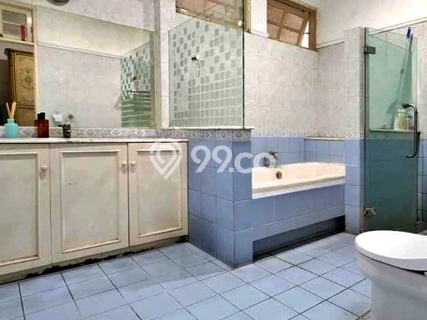 Hunian Mewah LB 600m2 Siap Pakai Desain Elegan di Pondok Indah, Jakarta Selatan Hunian Mewah LB 600m2 Siap Pakai Desain Elegan di Pondok Indah, Jakarta Selatan