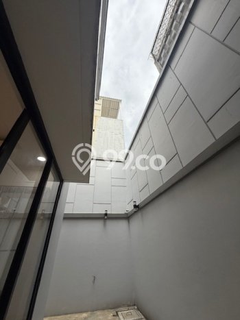 Hunian Elit LB 300m2 Siap Huni Desain Elegan di Green Lake City, Jakarta Barat Hunian Elit LB 300m2 Siap Huni Desain Elegan di Green Lake City, Jakarta Barat