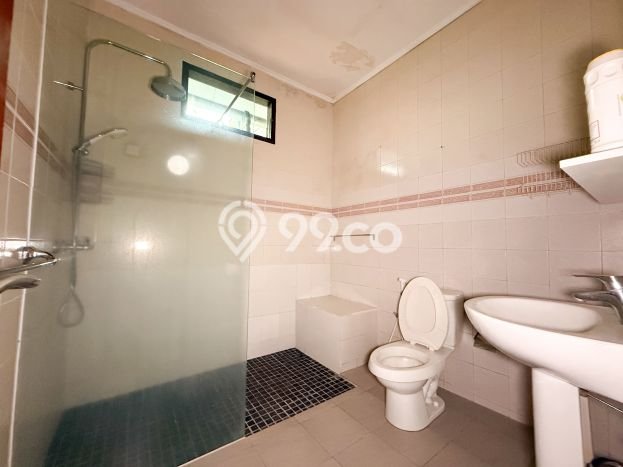 Disewakan! Rumah 5 Kamar Tidur &
3 Kamar Mandi di SCBD, Jakarta Selatan Disewakan! Rumah 5 Kamar Tidur &
3 Kamar Mandi di SCBD, Jakarta Selatan