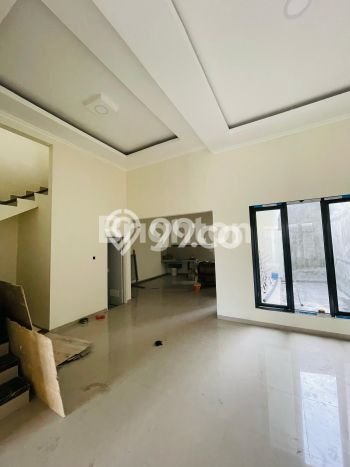 Jual Rumah Favorit Siap Huni LB 300m2 di Rungkut, Surabaya Jual Rumah Favorit Siap Huni LB 300m2 di Rungkut, Surabaya