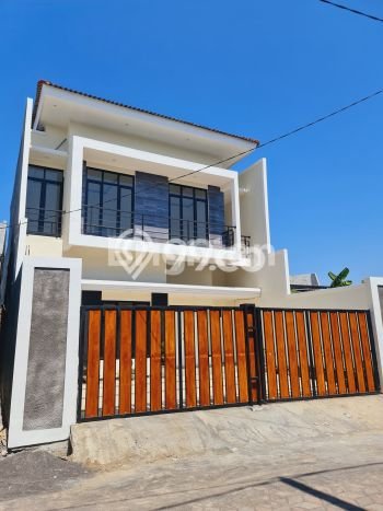 Rumah Modern 4 KT di Medokan Ayu Surabaya Rumah Modern 4 KT di Medokan Ayu Surabaya