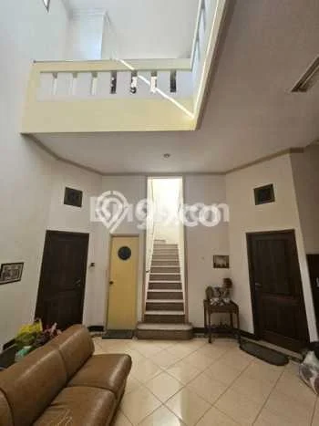 Siap Huni Rumah Mewah 5 Kamar di Wonocolo Dekat ke Mana Saja Siap Huni Rumah Mewah 5 Kamar di Wonocolo Dekat ke Mana Saja