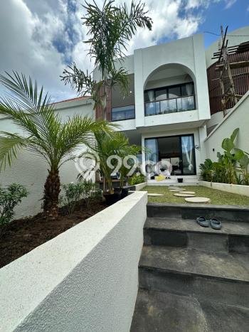 For Sale! Luxury House LT 175m2 Desain Elegan di Jimbaran For Sale! Luxury House LT 175m2 Desain Elegan di Jimbaran