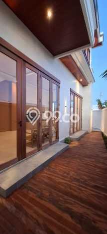 Rumah Mewah LB 225m2 Siap Pakai Desain Elegan di Canggu, Badung Rumah Mewah LB 225m2 Siap Pakai Desain Elegan di Canggu, Badung