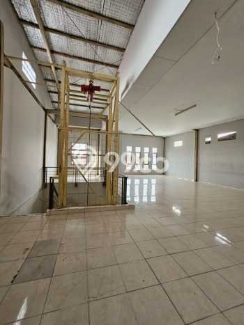 Unit Komersial Dijual di Bandung LT 229m2 & LB 500m2 Unit Komersial Dijual di Bandung LT 229m2 & LB 500m2