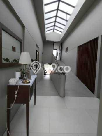 Rumah Luxury Modern Siap Huni di Kota Baru Parahyangan Bandung Rumah Luxury Modern Siap Huni di Kota Baru Parahyangan Bandung
