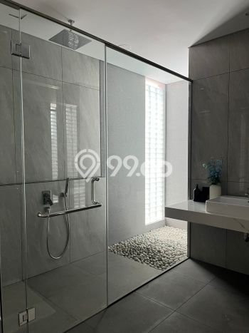 Rumah Lingkungan Asri di Kota Baru Parahyangan, Bandung, Luas 375m² Bangunan 275m² Rumah Lingkungan Asri di Kota Baru Parahyangan, Bandung, Luas 375m² Bangunan 275m²