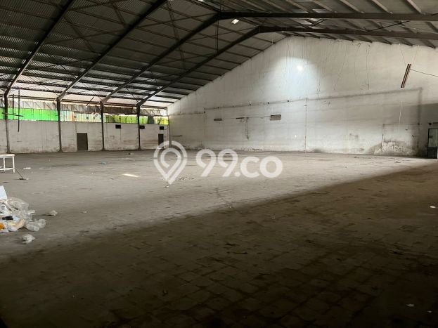 Area Ramai! Komersial Dijual di Andir untuk Bisnis Luas Bangunan 2330m2 Area Ramai! Komersial Dijual di Andir untuk Bisnis Luas Bangunan 2330m2