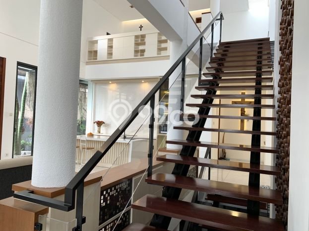 Jual Rumah Luas Elegan Dengan View Cantik di Bandung Kota, Bandung Jual Rumah Luas Elegan Dengan View Cantik di Bandung Kota, Bandung