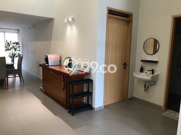 Rumah Eksklusif di Kota Baru Parahyangan, Bandung, Luas 209m² LB 130m² Rumah Eksklusif di Kota Baru Parahyangan, Bandung, Luas 209m² LB 130m²
