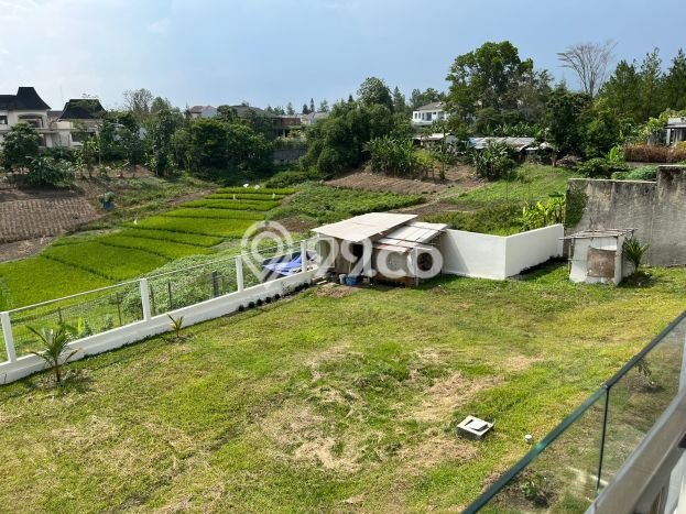 Hunian Mewah LB 314m2 Siap Huni Desain Elegan di Kota Baru Parahyangan, Bandung Hunian Mewah LB 314m2 Siap Huni Desain Elegan di Kota Baru Parahyangan, Bandung