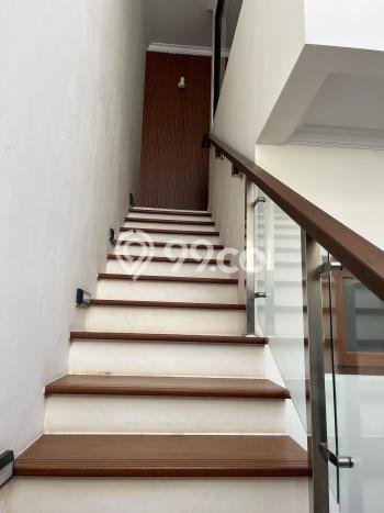 Rumah Elit Modern Siap Huni di Kota Baru Parahyangan Bandung Rumah Elit Modern Siap Huni di Kota Baru Parahyangan Bandung