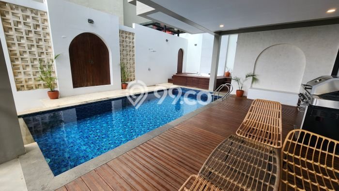 FOR SALE! Vila di Coblong, Luas 395m2m², Dekat ke Pusat Kota FOR SALE! Vila di Coblong, Luas 395m2m², Dekat ke Pusat Kota