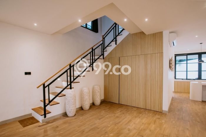 LOKASI STRATEGIS! Vila Kawasan , Luas 200m2m², Area Potensial LOKASI STRATEGIS! Vila Kawasan , Luas 200m2m², Area Potensial