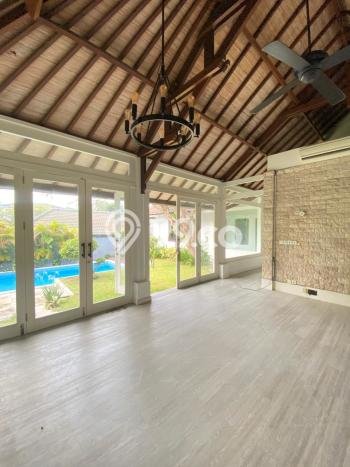 Peluang Langka! Vila Kawasan , Dimensi 575m2m², Area Prospektif dengan potensi meningkat Peluang Langka! Vila Kawasan , Dimensi 575m2m², Area Prospektif dengan potensi meningkat