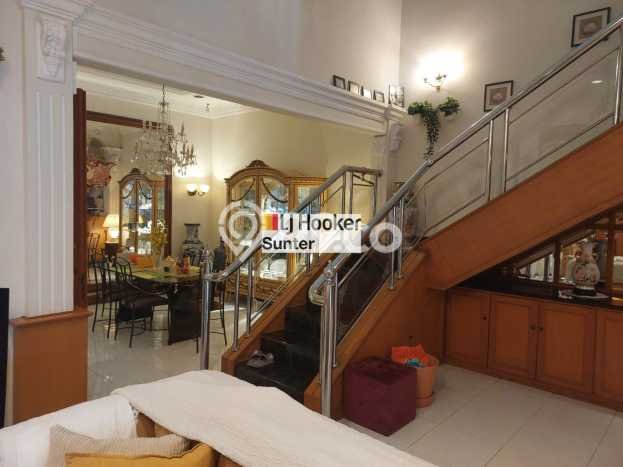 Rumah Elit LB 340m2 Siap Huni Desain Elegan di Sunter, Jakarta Utara Rumah Elit LB 340m2 Siap Huni Desain Elegan di Sunter, Jakarta Utara