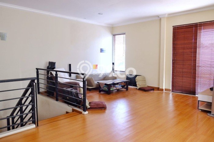 Rumah 7 Kamar Dekat dengan Akses Transportasi, Jakarta Utara - Lokasi Premium Rumah 7 Kamar Dekat dengan Akses Transportasi, Jakarta Utara - Lokasi Premium