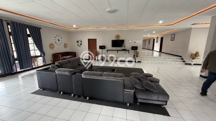 Vila di Cipanas, Area 2675m2m², Akses ke Pusat Kota Vila di Cipanas, Area 2675m2m², Akses ke Pusat Kota