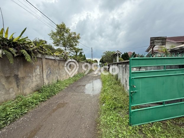 Vila Kawasan Cisarua, Area 975m2m², Lokasi Strategis Vila Kawasan Cisarua, Area 975m2m², Lokasi Strategis
